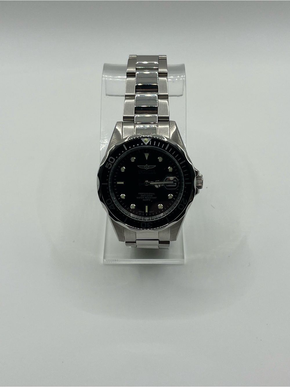 Invicta Pro Diver 8932 Men’s Quartz Watch Black Dial Stainless Steel 200M